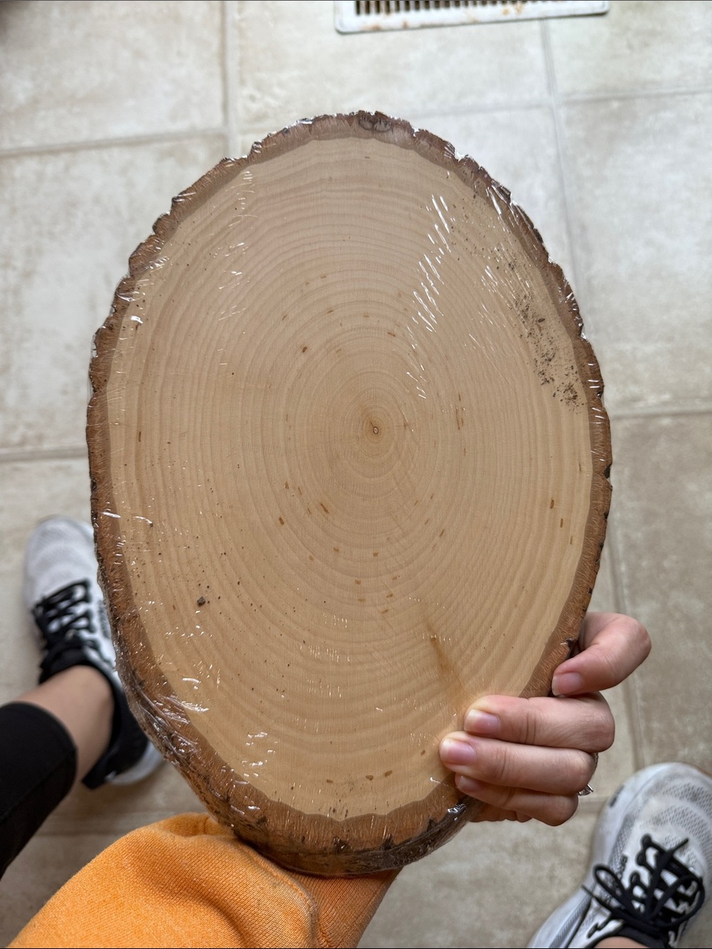 Basswood Country Round - Natural Wood Finish - Picture 3 of 6